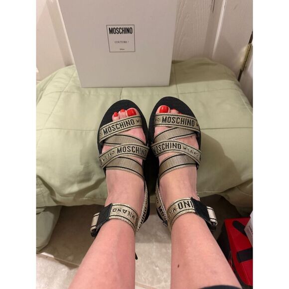 Moschino Logo Tape multi-strap sandals in black and gold - Picture 10 of 12